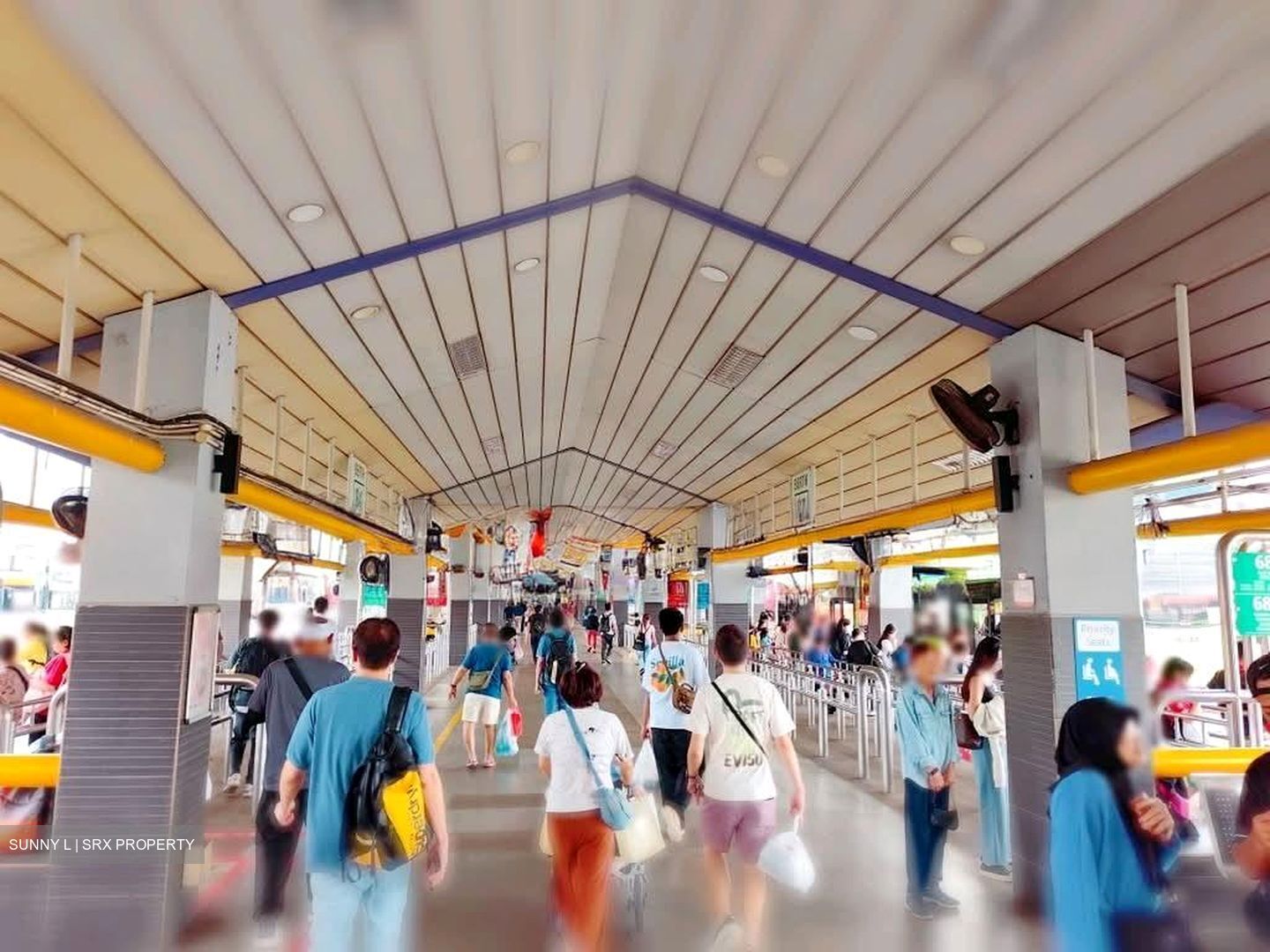 Tampines Central 1 (D18), Retail #575631191